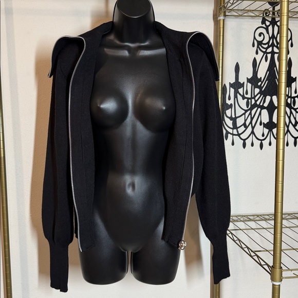 Sweater - Picture 5 of 9